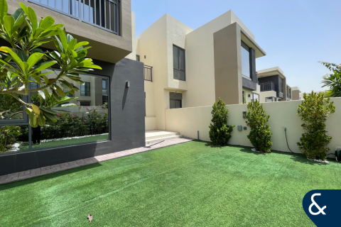 Villa en Maple 1, Dubai Hills Estate, Dubai, 3 dormitorios, 207 m², № 75901 - foto 1