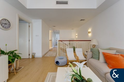 Villa en Springs 10, The Springs, Dubai, 3 dormitorios, 290 m², № 75896 - foto 4