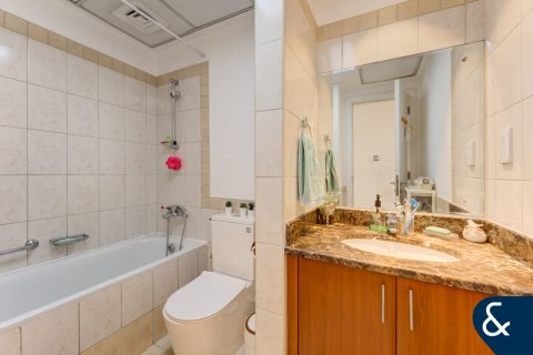 Villa en Springs 10, The Springs, Dubai, 3 dormitorios, 290 m², № 75896 - foto 5