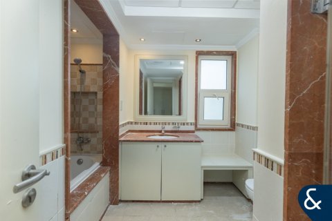 Купить виллу в Victory Heights, Dubai Sports City, Дубай: 4 спальни, 350м², № 75899 - фото 11