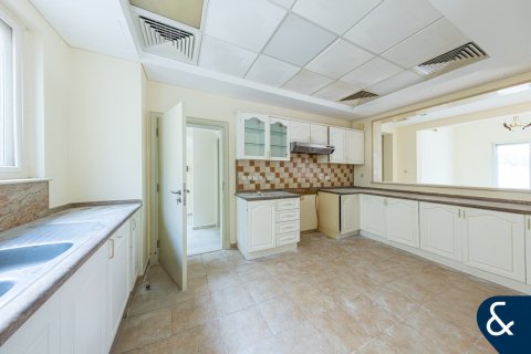 Купить виллу в Victory Heights, Dubai Sports City, Дубай: 4 спальни, 350м², № 75899 - фото 5