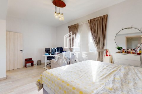 Villa en Meadows, Dubai, 4 dormitorios, № 42168 - foto 11