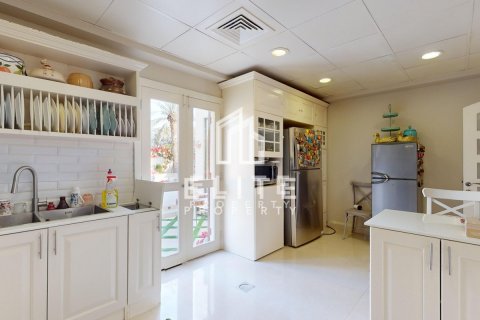 Villa en Meadows, Dubai, 4 dormitorios, № 42168 - foto 7