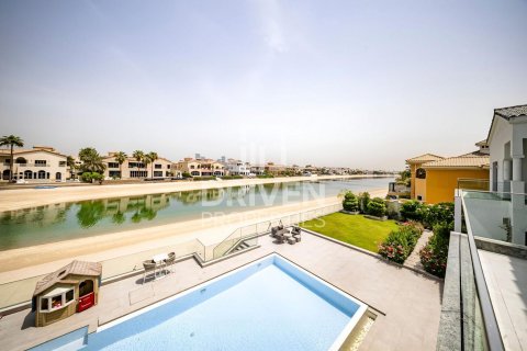 Villa en Signature Villas, Palm Jumeirah, Dubai, 6 dormitorios, 1365.12 m², № 140115