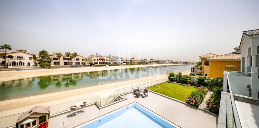 Villa en Signature Villas, Palm Jumeirah, Dubai, 6 dormitorios, 1365.12 m², № 140115
