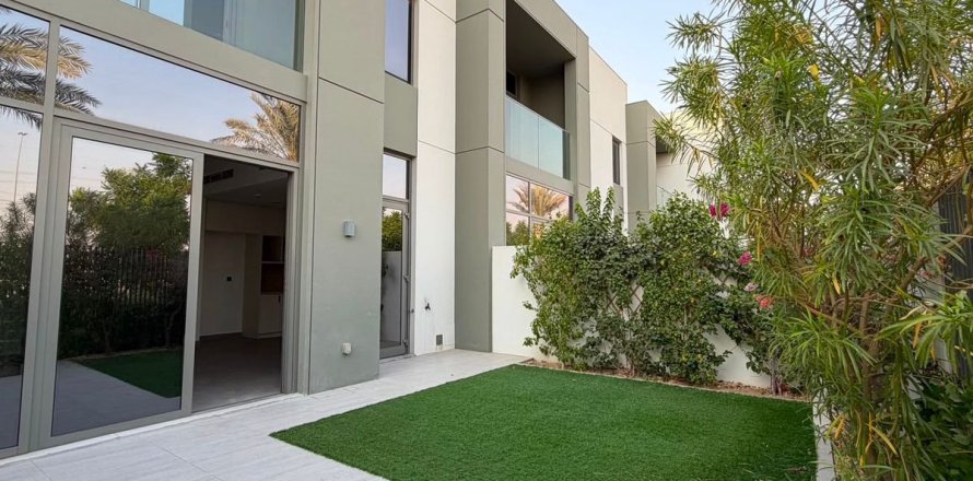 Townhouse in Dubai 3 bedrooms, 144.8 sq.m. № 115421