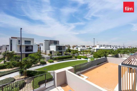 Villa en Dubai, 4 dormitorios, 456 m², № 115422 - foto 10
