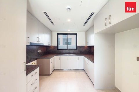 Villa en Dubai, 4 dormitorios, 456 m², № 115422 - foto 4