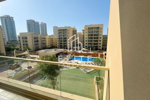 Apartment in Al Arta, Greens, Dubai 2 bedrooms, 121 sq.m. № 85648 - photo 11