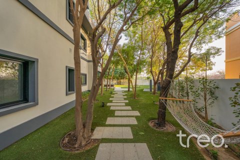 Villa in The Villa, Dubai 5 bedrooms, 534.47 sq.m. № 136321 - photo 4