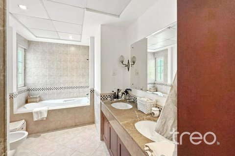 Villa à Arabian Ranches, Dubai, 5 chambres, 405.15 m², № 136316 - photo 2