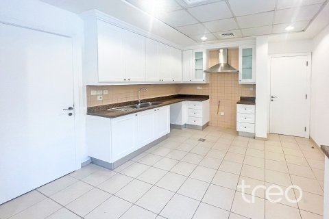 Villa à Arabian Ranches, Dubai, 5 chambres, 405.15 m², № 136316 - photo 8