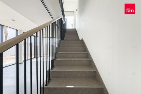 Снять в аренду виллу в Дубае: 5 спален, 329.6м², № 89378 - фото 3