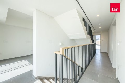 Снять в аренду виллу в Дубае: 5 спален, 329.6м², № 89378 - фото 4