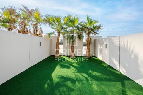 Adosado en Mohammed Bin Rashid City, Dubai, 2 dormitorios, 133.13 m², № 129690