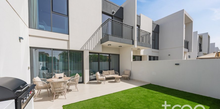 Townhouse in Dubai 3 bedrooms, 181.25 sq.m. № 123569