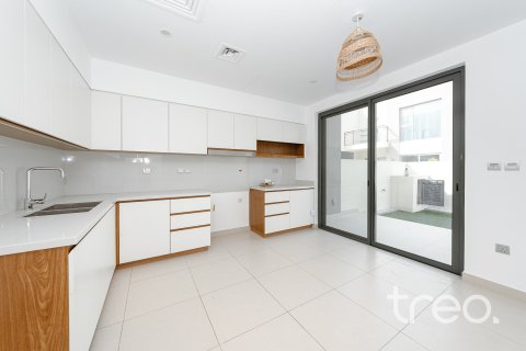 Townhouse in Arabian Ranches 2, Dubai 3 bedrooms, 184.69 sq.m. № 123572 - photo 3