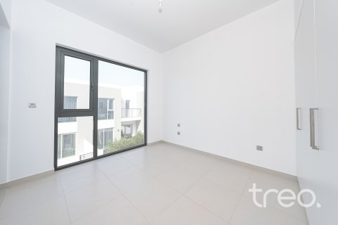 Townhouse in Arabian Ranches 2, Dubai 3 bedrooms, 184.69 sq.m. № 123572 - photo 14