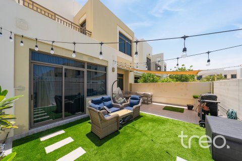 Adosado en Noor Townhouses, Town Square, Dubai, 4 dormitorios, 195 m², № 123571