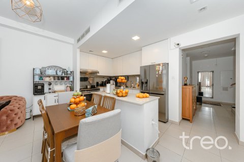Adosado en Noor Townhouses, Town Square, Dubai, 4 dormitorios, 195 m², № 123571 - foto 8