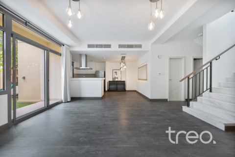 Villa en Noor Townhouses, Town Square, Dubai, 3 dormitorios, 203.46 m², № 123575 - foto 2