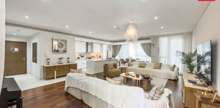 Apartamento en Al Wasl, Dubai, 3 dormitorios, 221.6 m², № 91880