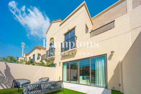 Снять в аренду таунхаус в Hillside at Jumeirah Golf Estates, Джумейра Гольф Эстейтс, Дубай: 3 спальни, 147.80867300м², № 100425 - фото 8
