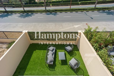Снять в аренду таунхаус в Hillside at Jumeirah Golf Estates, Джумейра Гольф Эстейтс, Дубай: 3 спальни, 147.80867300м², № 100425 - фото 17