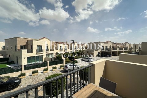 Снять в аренду таунхаус в Hillside at Jumeirah Golf Estates, Джумейра Гольф Эстейтс, Дубай: 3 спальни, 208.66013800м², № 100425 - фото 17
