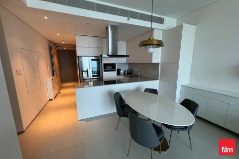 Снять в аренду квартиру в Дубае: 2 спальни, 108.4м², № 85911 - фото 2