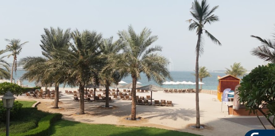 Квартира в Shoreline Apartments, Пальма Джумейра, Дубай, 3 спальни, 203м², № 75870