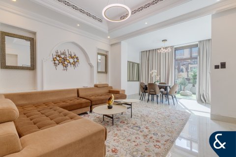 Apartment in Downtown Dubai (Downtown Burj Dubai), Dubai 1 bedroom, 181 sq.m. № 75862 - photo 2