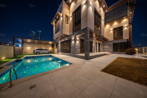 Villa en Al Barsha, Dubai, 7 dormitorios, 878.4 m², № 139136 - foto 11