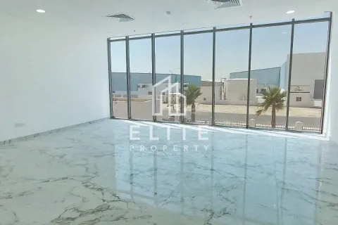 Almacén en Jebel Ali, Dubai, 7040 m², № 38935 - foto 30