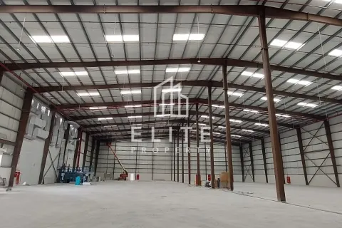 Almacén en Jebel Ali, Dubai, 7040 m², № 38935 - foto 3