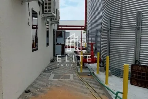 Almacén en Jebel Ali, Dubai, 7040 m², № 38935 - foto 4