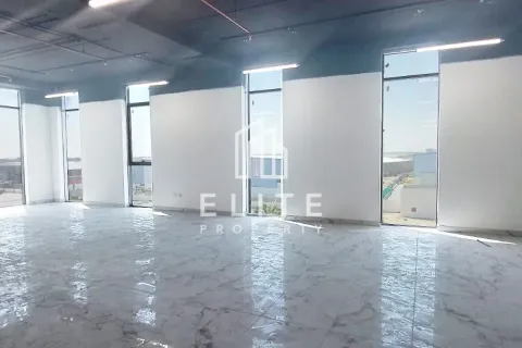 Almacén en Jebel Ali, Dubai, 7040 m², № 38935 - foto 23