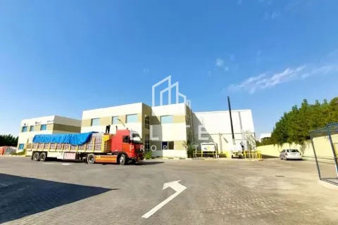 Warehouse in Dubai 5478 sq.m. № 38934 - photo 3