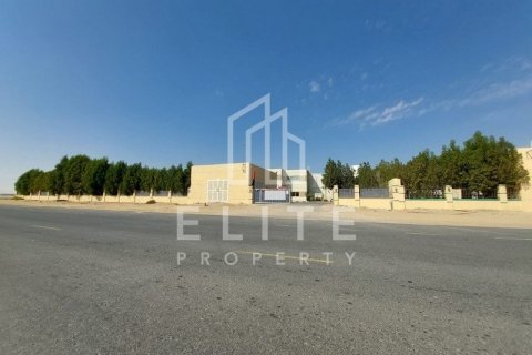 Almacén en Dubai, 5478 m², № 38934 - foto 2