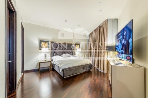 Купить квартиру в Даунтаун Дубай (Даунтаун Бурдж Дубай), Дубай: 1 спальня, 105м², № 61122 - фото 1