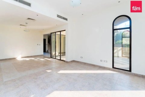 فيلا في دبي 4 غرف نوم, 399.8 م² رقم 118251 - صورة 12
