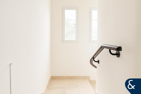 Villa in Jumeirah Village Triangle, Dubai 2 bedrooms, 570 sq.m. № 76598 - photo 4