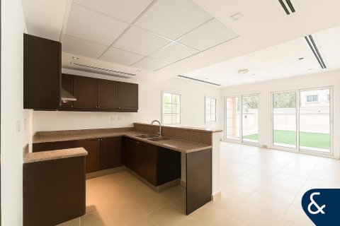 Villa in Jumeirah Village Triangle, Dubai 2 bedrooms, 570 sq.m. № 76598 - photo 11