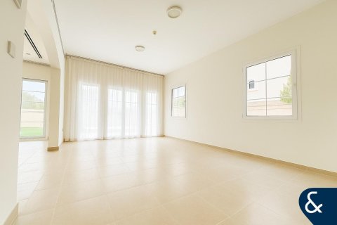 Villa in Jumeirah Village Triangle, Dubai 2 bedrooms, 570 sq.m. № 76598 - photo 3