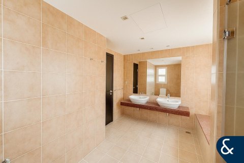 Villa in Jumeirah Village Triangle, Dubai 2 bedrooms, 570 sq.m. № 76598 - photo 9