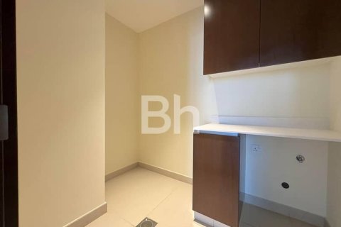 Снять в аренду квартиру в Дубай Хилс Эстейт, Дубай: 2 спальни, 121м², № 24288 - фото 4