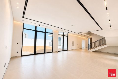 Villa in Jebel Ali, Dubai 5 bedrooms, 935.1 sq.m. № 113575 - photo 24