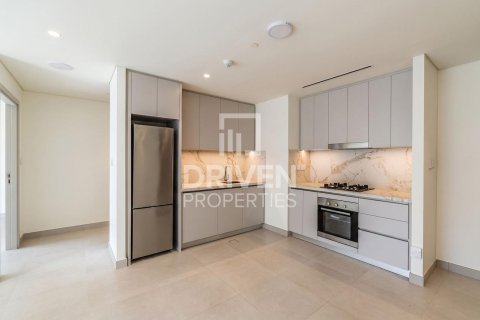 Apartamento en EMAAR Beachfront, Dubai Harbour, Dubai, 1 dormitorio, 76.09 m², № 140399 - foto 2