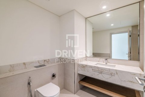 Apartamento en EMAAR Beachfront, Dubai Harbour, Dubai, 1 dormitorio, 76.09 m², № 140399 - foto 8