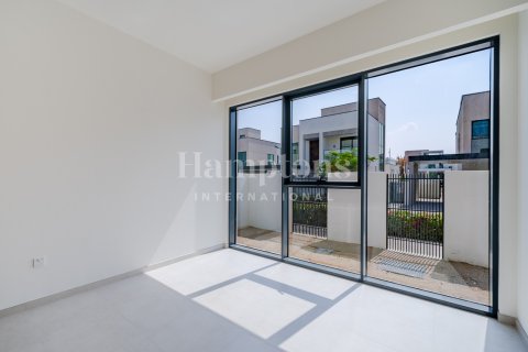 Villa en Arabian Ranches 3, Dubai, 4 dormitorios, 447.99963369 m², № 84023 - foto 11